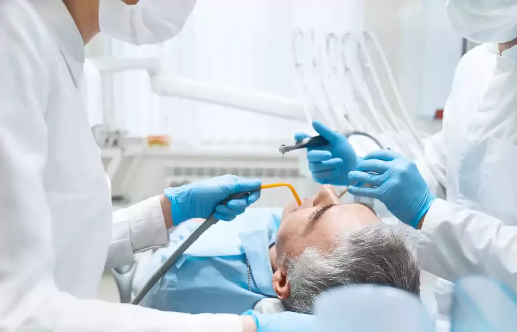 چگونگی انجام آبچوریشن دندان